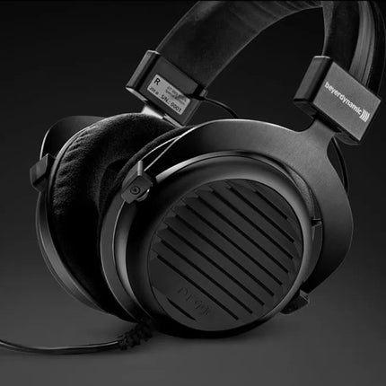 Beyerdynamic DT990 BLACK SPECIAL LIMITED EDITION Headphone (250ohm)